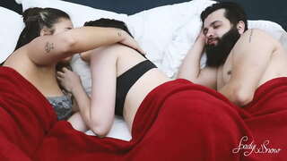 Menage com anale e goed na cara das duas amiguinhas. (veja een volledige no ROOD)