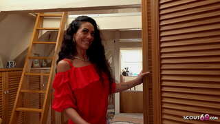 DUITSE SCOUT - SKINNY VUILE MOEDER VERLEIDEN TOT HARD ANAAL OP NEP-MODEL WERK VOOR CASH