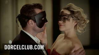 Intensīva seksa laikā swinger puses