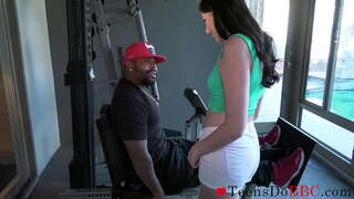 Pusaudžu brāļameita Fucks tēvocis&amp;#039; s BBC