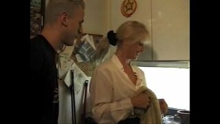 O&#039;g&#039;ilning onasi va uning do&#039;sti