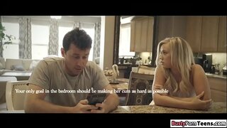 Blondīne Beilija mīl, kļūst fucked aptuvenu veids