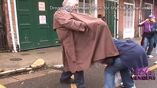 Տաք մայրիկ փողոց են դուրս եկել վերջին Бусами Նոր Օռլեանի