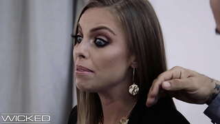 ���चल सम्पत्ति एजेन्ट Fucks ग्राहक - Wicked