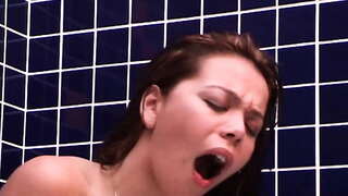 Vannada, u eshak ichida Dik so&#039;radi!!!